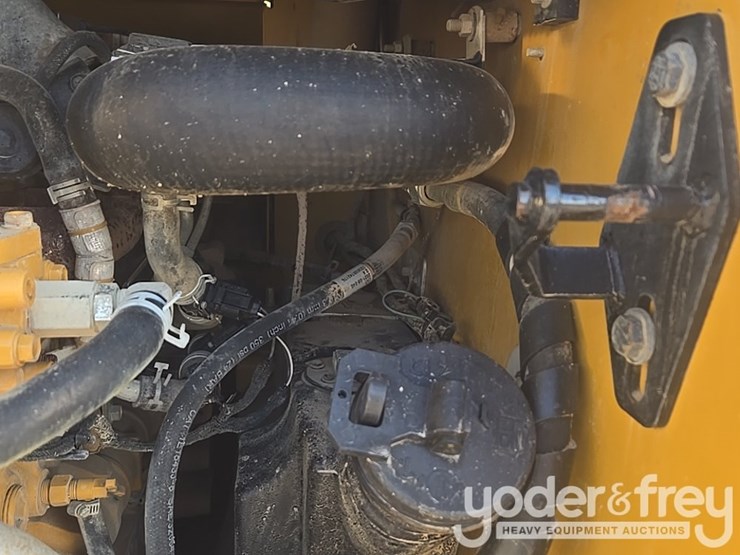 2021-caterpillar-289d3-image-53