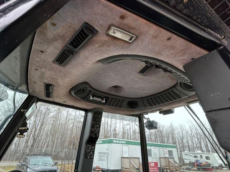 new-holland-tv6070-image-18