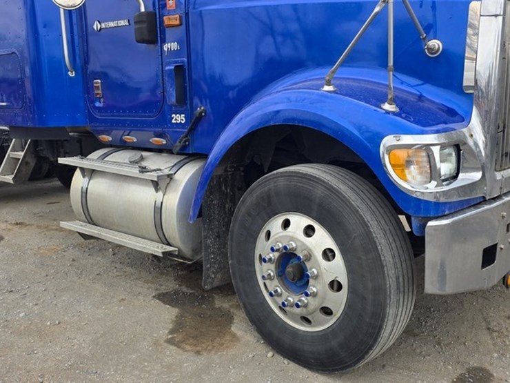 2006-international-9900-image-40