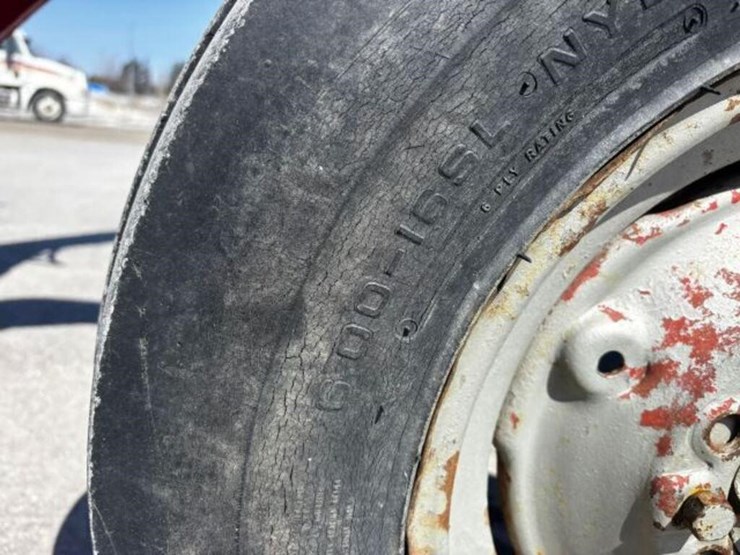 massey-ferguson-135-image-53