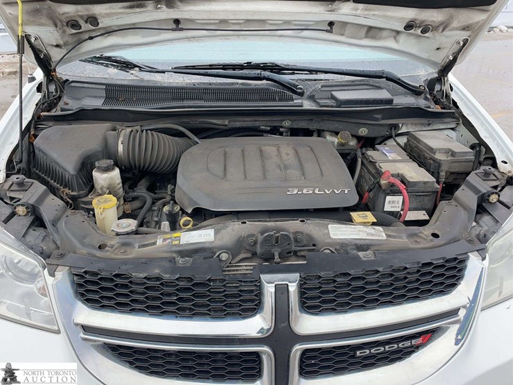 2014-dodge-grand-caravan-sxt-image-10