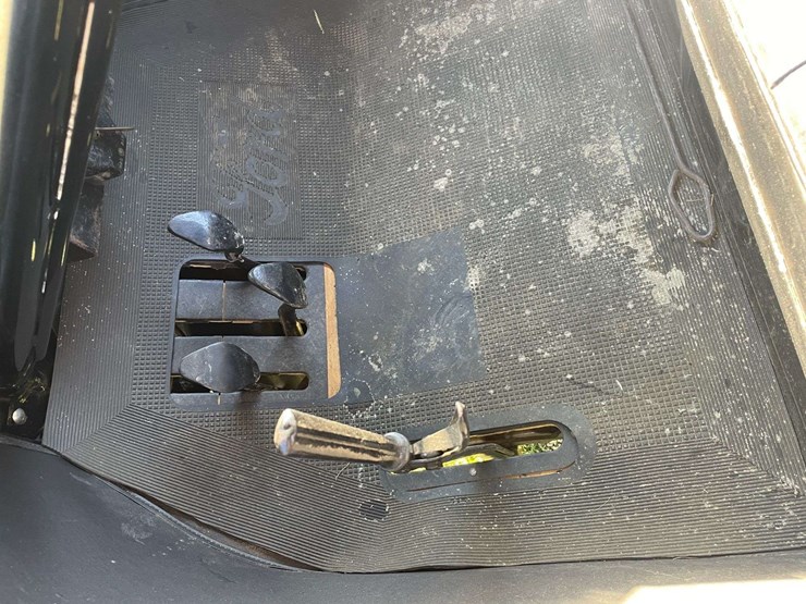 1917-model-t-touring-image-66