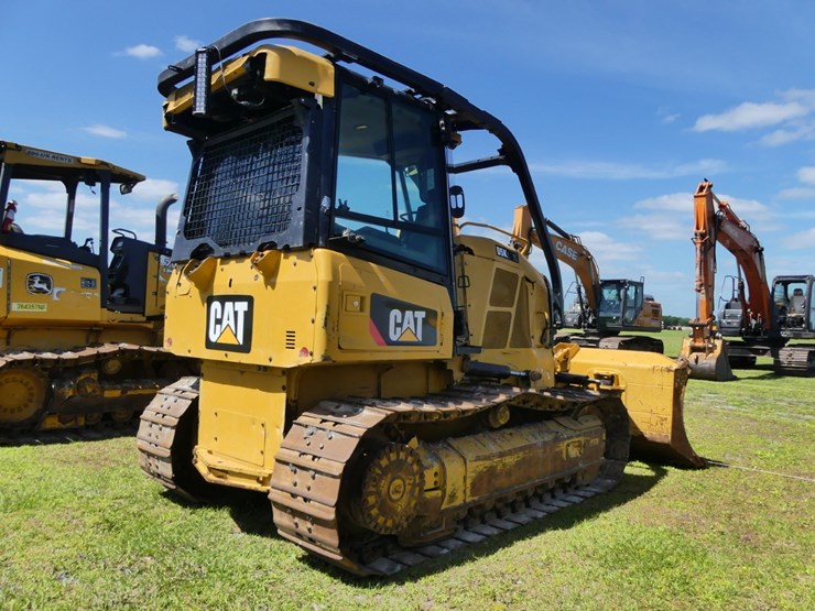 2015-caterpillar-d5k2-xl-image-3
