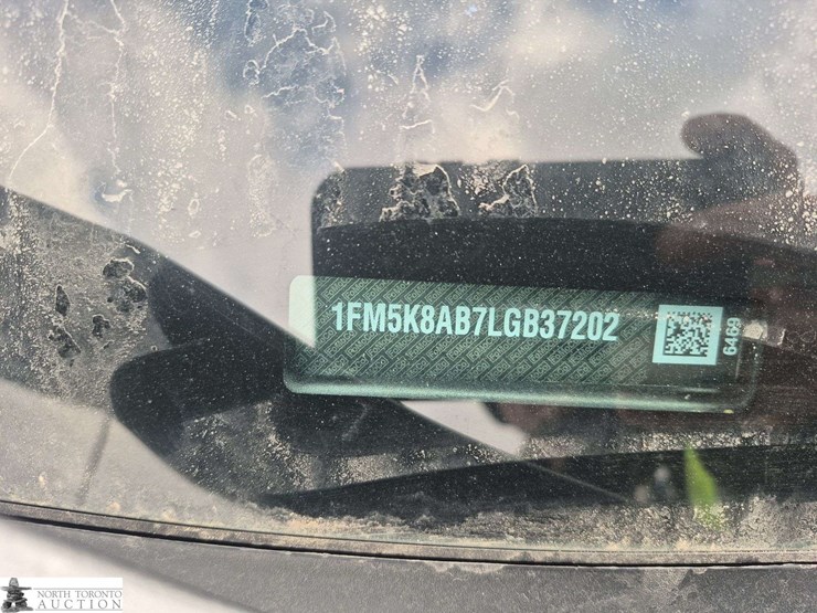 2020-ford-explorer-image-16