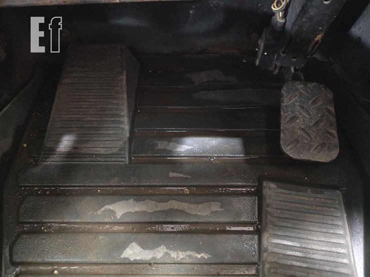 2020-caterpillar-249d-image-12