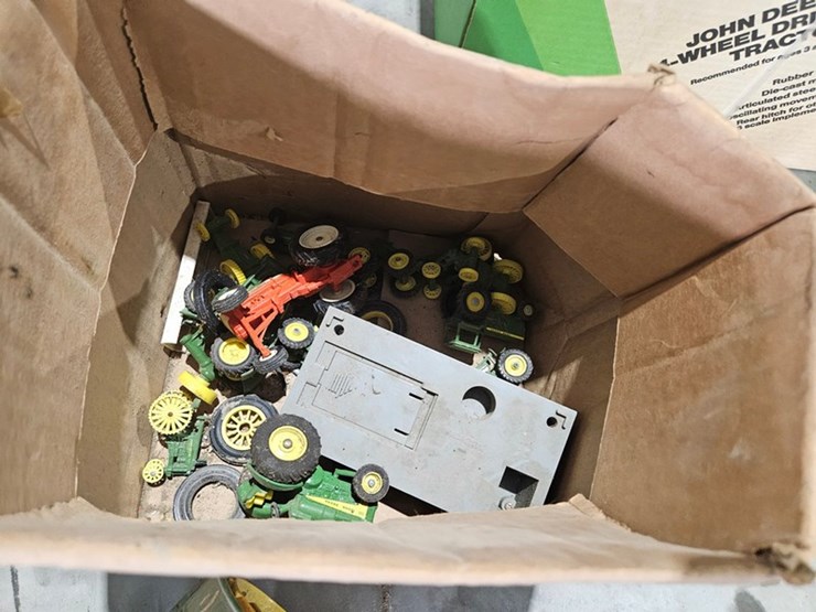 #973-•-box-of-assorted-small-toy-tractors-image-5
