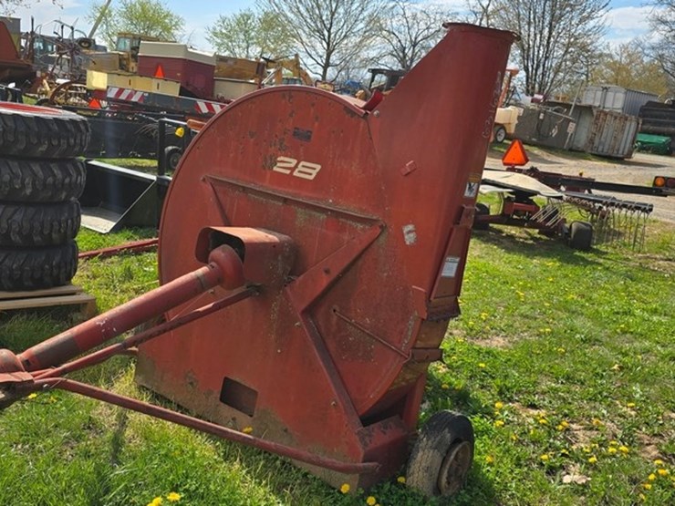 new-holland-28-image-1