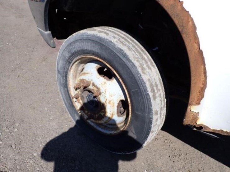 2003-ford-f550-xl-image-27