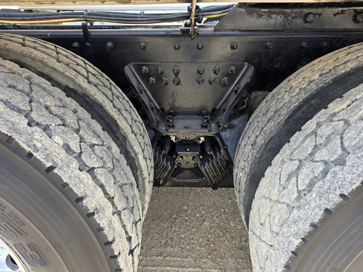 2022-westernstar-daycab-4700-concrete-mixer-truck-image-18