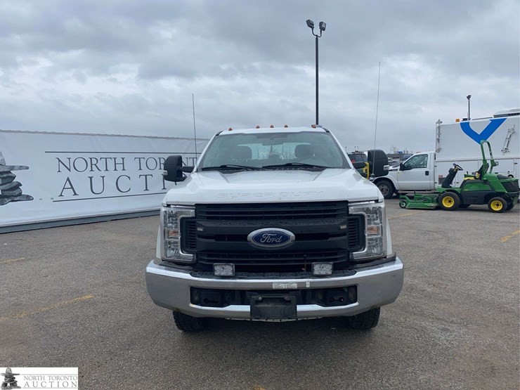 2019-ford-f350-image-2