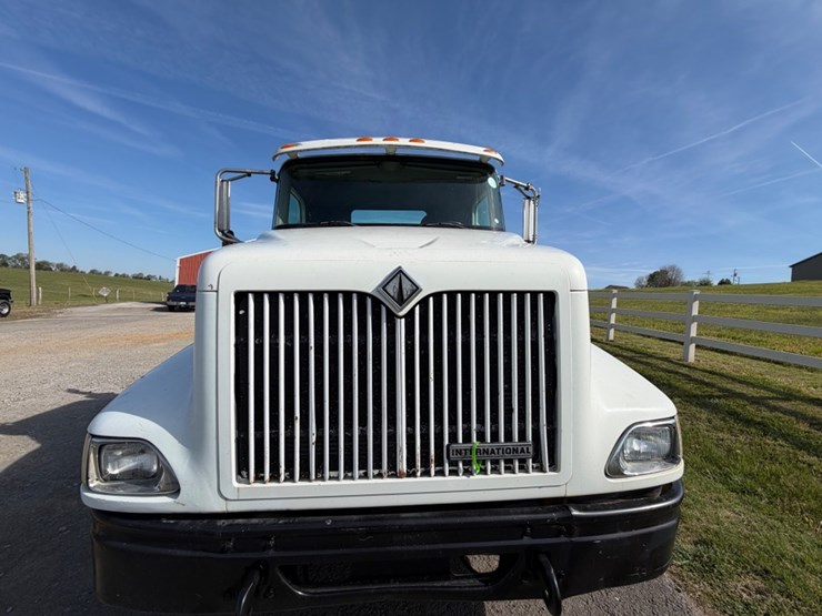 2000-international-9100-image-13