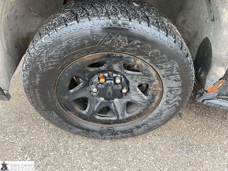 2017-chevrolet-tahoe-image-24