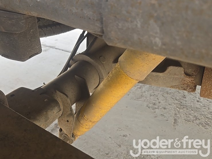 2002-chevrolet-silverado-2500hd-image-33