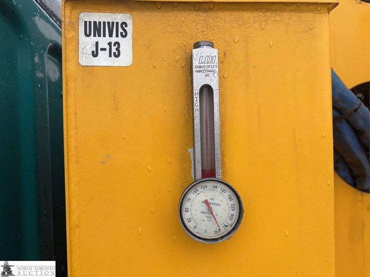 2012-freightliner-m2-106-image-55