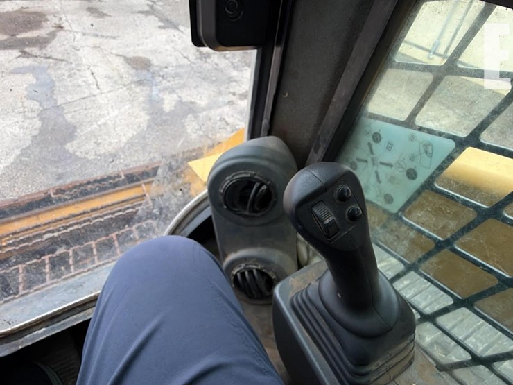 2021-caterpillar-299d3-xe-image-8