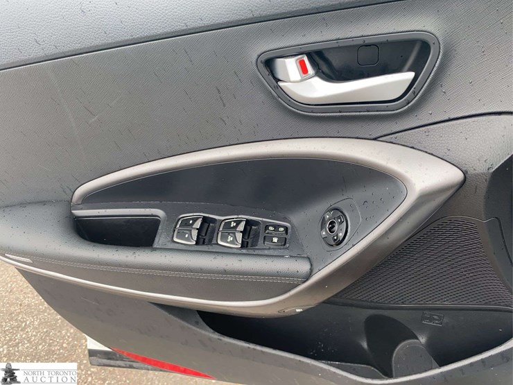 2017-hyundai-santa-fe-image-24