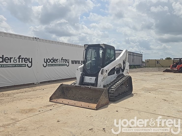 2021-bobcat-t740-image-1