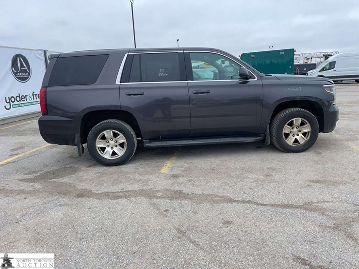 2017-chevrolet-tahoe-image-4