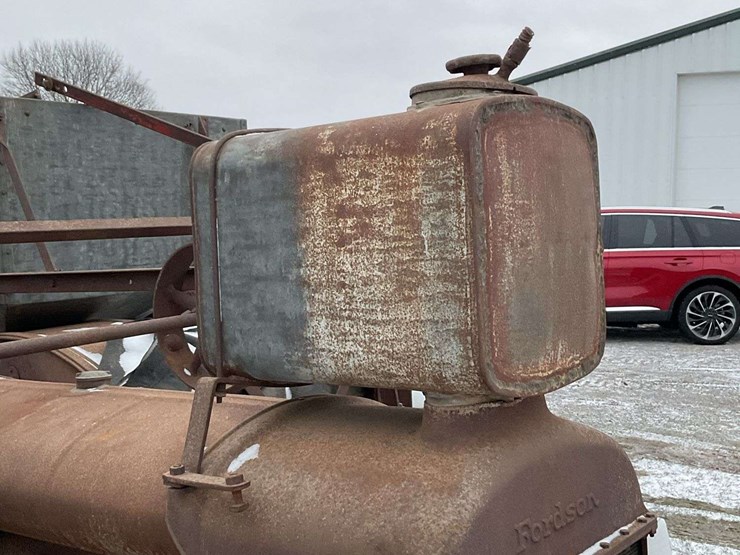 fordson-with-mounted-gleaner-combine-image-45