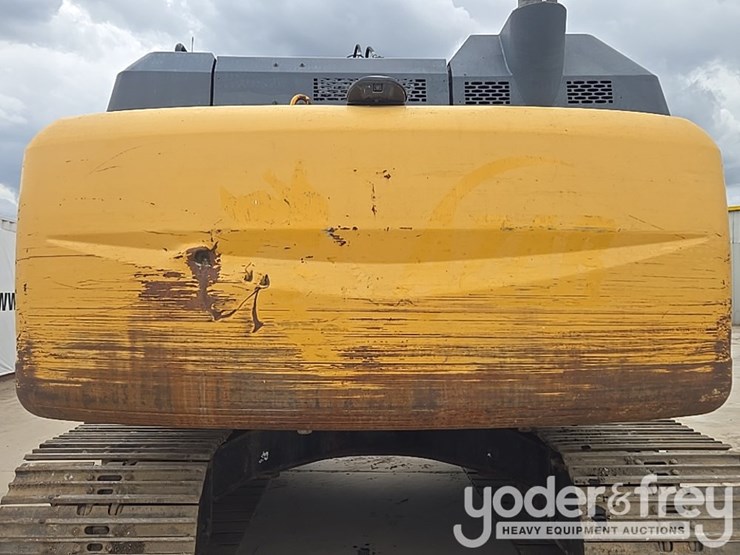 2017-deere-210g-lc-image-109