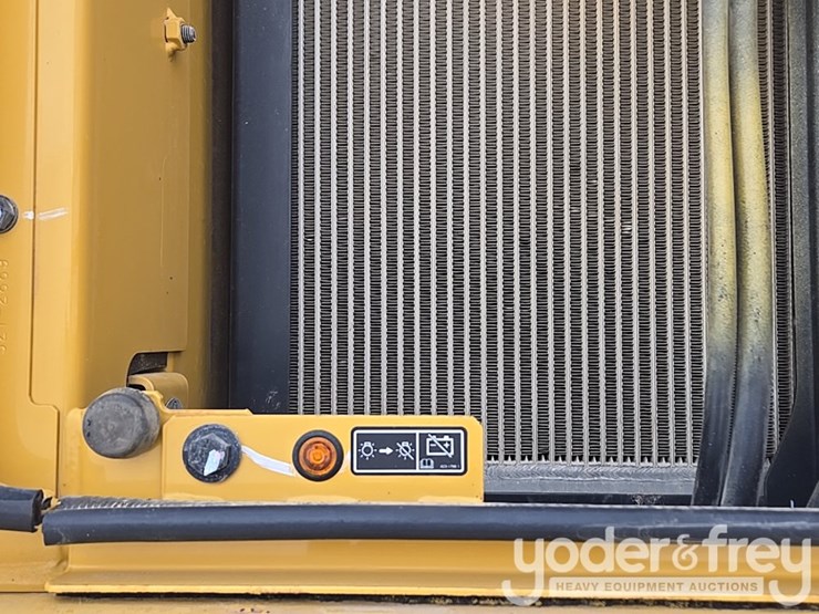 2017-caterpillar-336fl-image-51