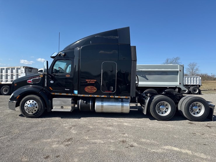 2018-peterbilt-579-image-8