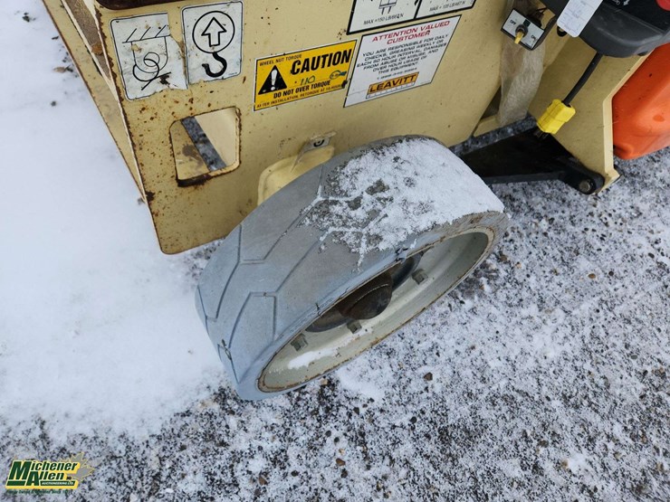 2014-jlg-3246es-image-16