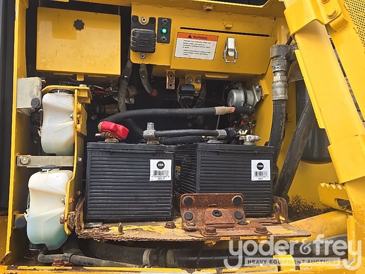2014-komatsu-d61px-23-image-35