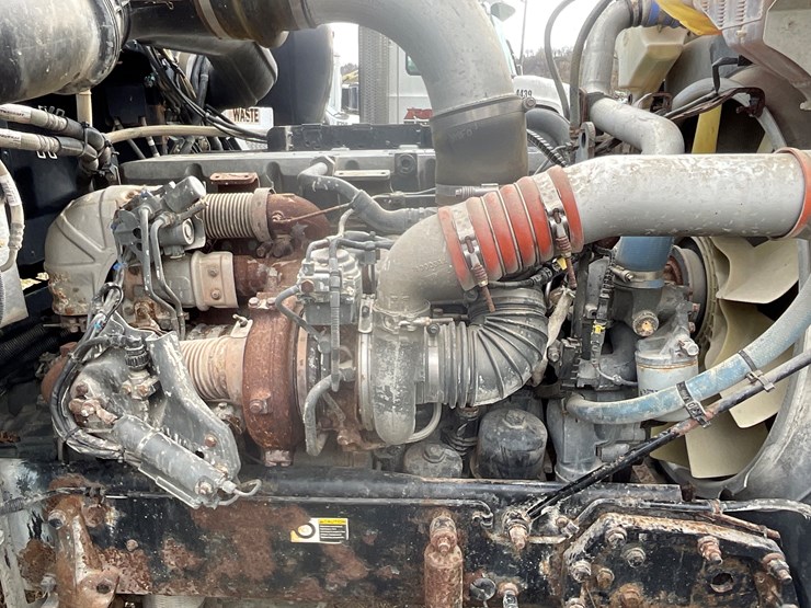 2012-peterbilt-388-image-3