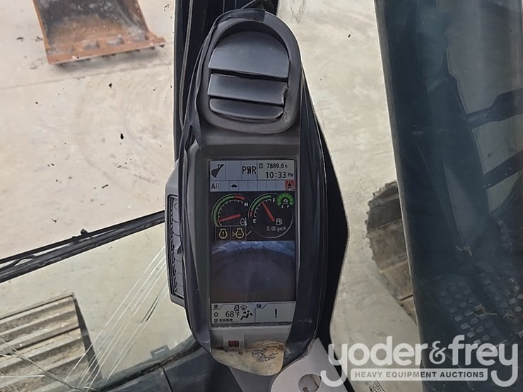 2017-deere-210g-lc-image-135