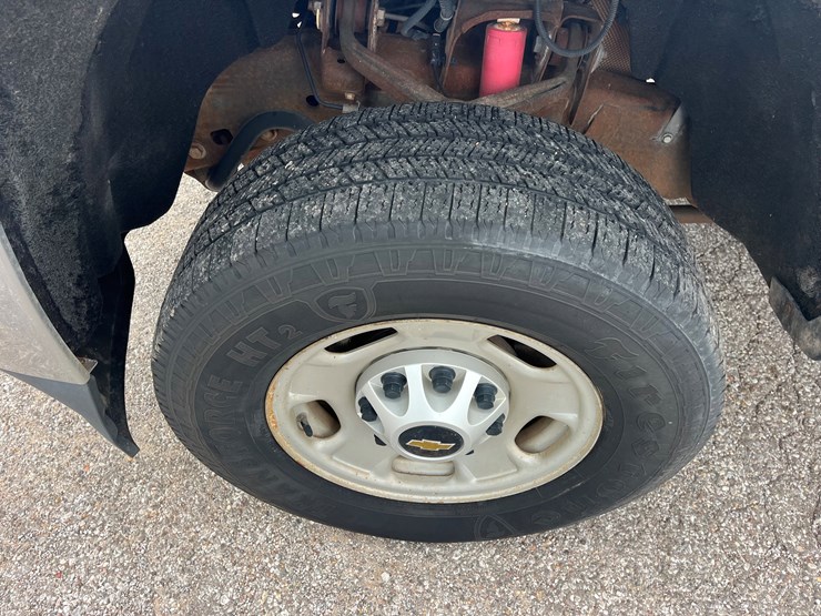 2016-chevrolet-silverado-2500hd-image-10