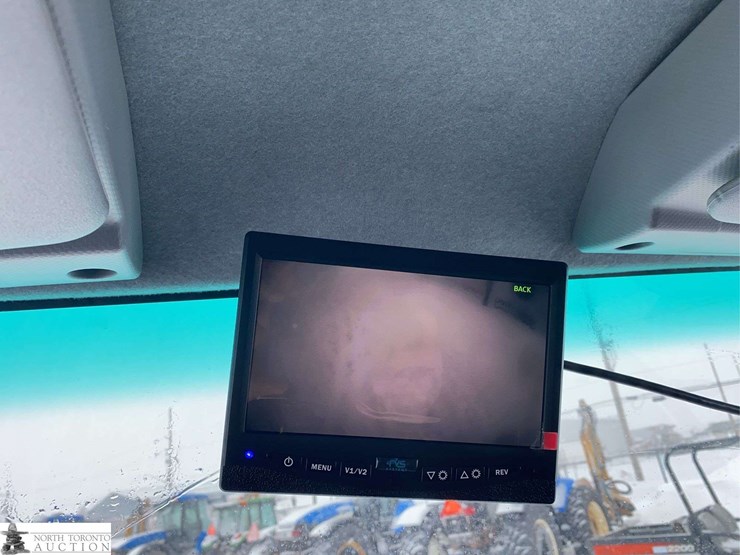 2010-isuzu-nqr-image-16