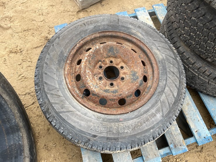 #3927-•-(6)-spare-rims-and-tires-image-13