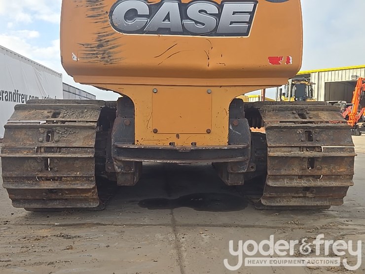 2016-case-750m-image-23