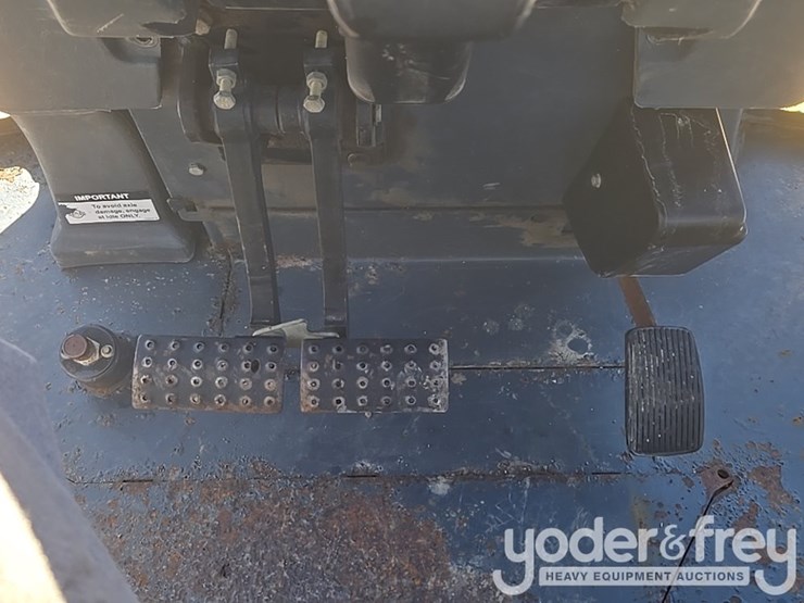 2010-deere-310sj-image-76