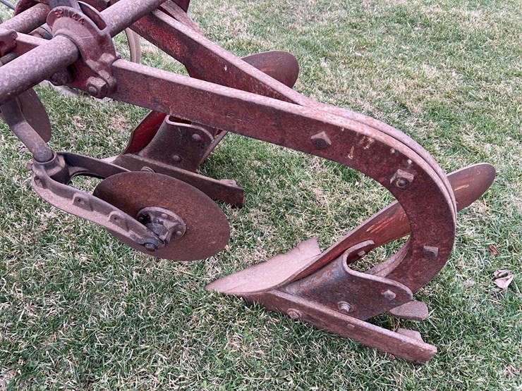 oliver-no.-100-plow-image-29