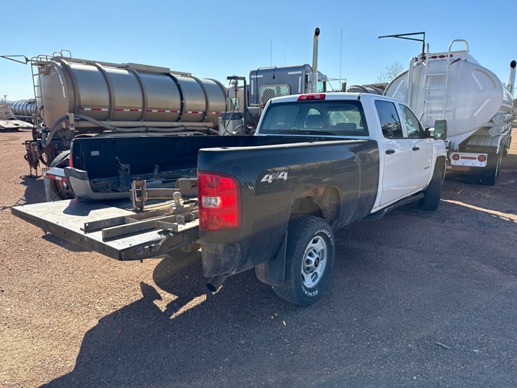 2015-chevrolet-silverado-2500hd-image-3