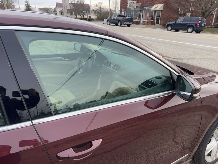 2014-volkswagen-passat-tdi-image-38