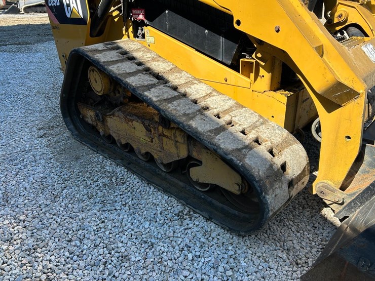 2015-caterpillar-289d-image-12