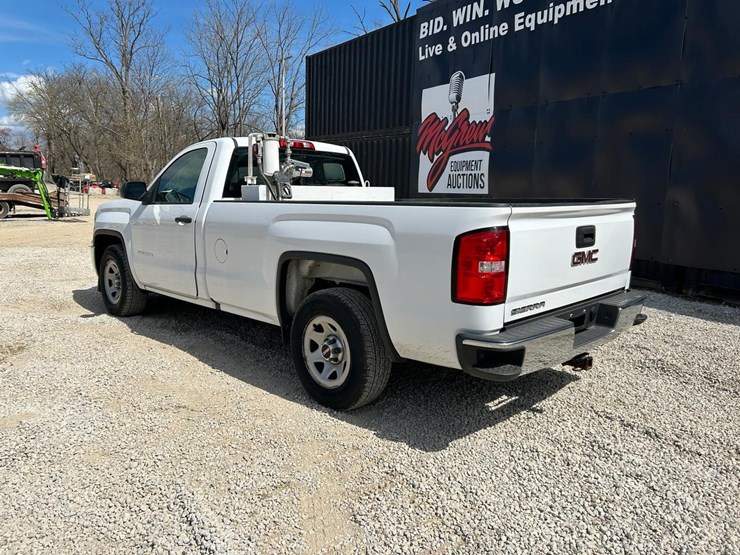 2017-gmc-sierra-1500-image-2