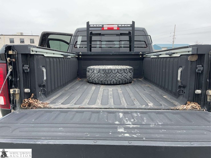 2016-dodge-2500-image-18