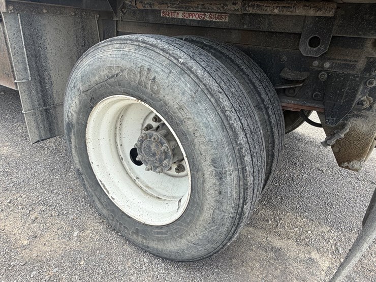 2020-freightliner-m2-106-image-7