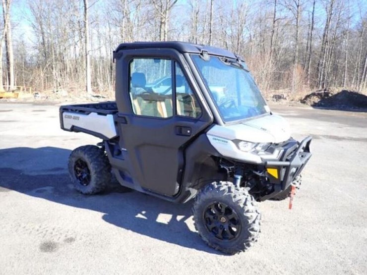 2021-can-am-defender-limited-hd10-4x4-side-by-side-image-3