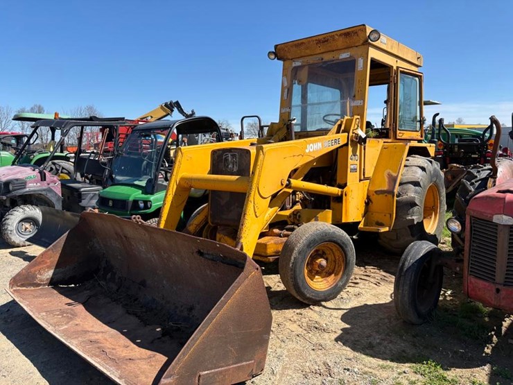john-deere-410-image-1