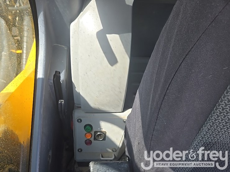 2015-komatsu-pc490-lc-11-image-148