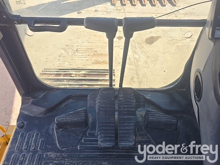 2015-komatsu-pc490-lc-11-image-154