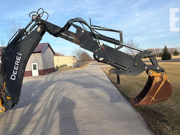 2023-deere-320-p-tier-image-12