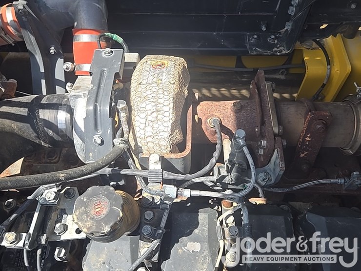 2015-komatsu-pc490-lc-11-image-105