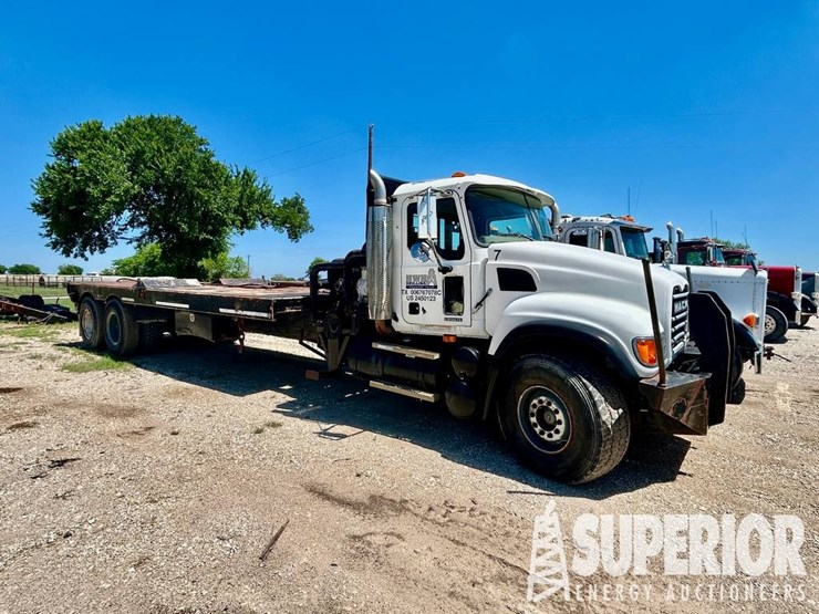 2007-mack-granite-cv713-image-5