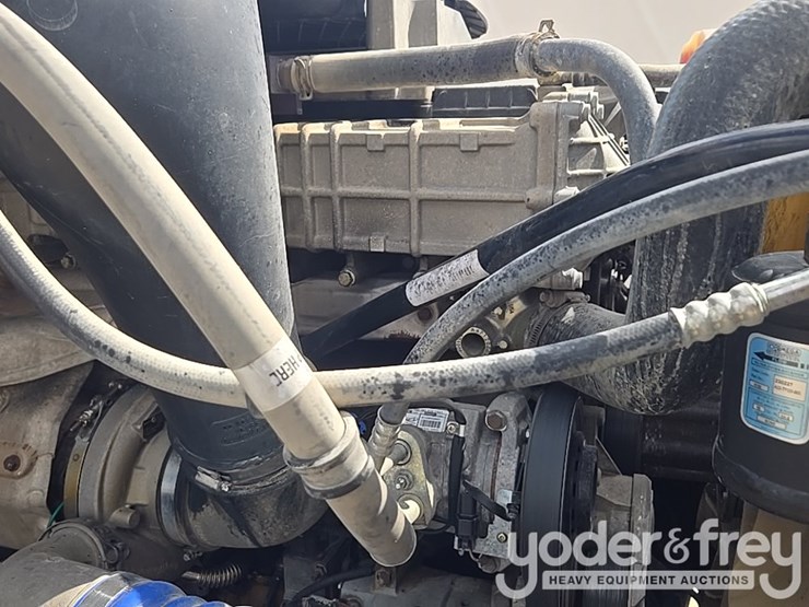 2012-freightliner-cascadia-125-image-74